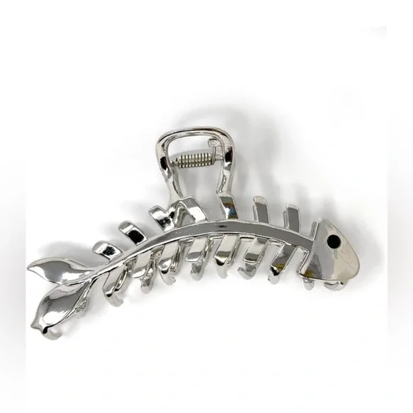NWOT Silver Fish Bone Hair Clip Set - Picture 1 of 4